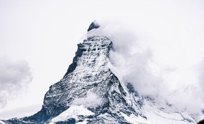 Matterhorn is unexpectedly almost snow-free in late September