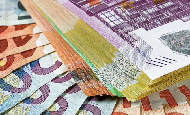 Фицо не сдержит обещание: транзакционный налог в Словакии останется