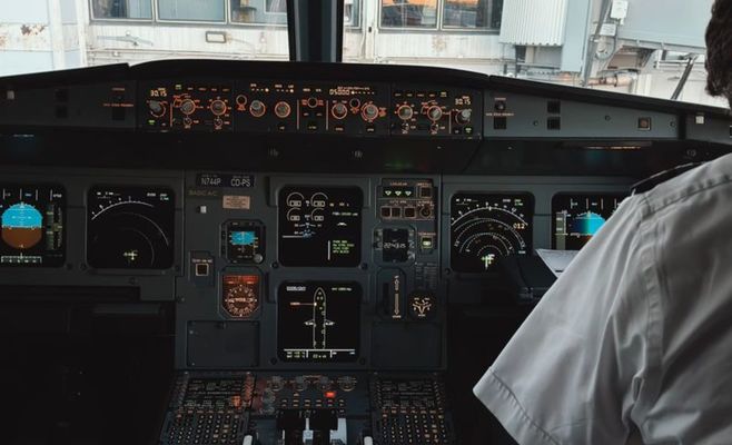 Самолёт Fly Dubai в Тель-Авив подал сигнал угона из-за драки пилотов в кабине