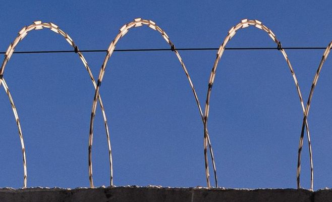В Британии из тюрем досрочно выпускают тысячи заключённых. Европа встревожена