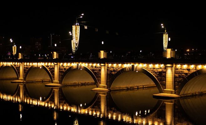 Столкнула с моста ради селфи, а потом 158 раз ударила ножом: в Брно судят женщину