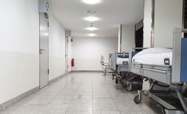 Домажлицкая больница снова на суде: пациента едва не оставили гнить заживо