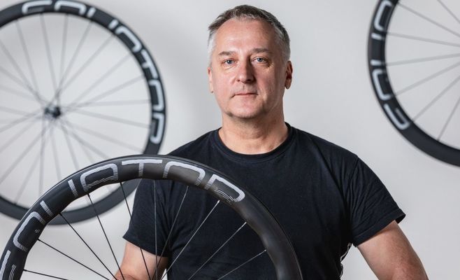 Завод сгорел дотла, но бренд выжил: Милан Шимек возрождает Equator Cycling лимитированной серией Edice 34