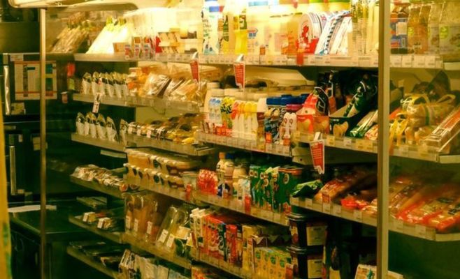 Окамура похвалился подешевевшими продуктами, но экономисты не согласны