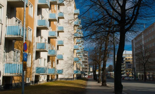 Родители жертвуют сбережениями, чтобы помочь детям с жильём