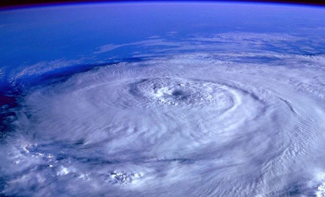 Hurricane Simon Hits Mexico's Pacific Coast: The Numbers Behind the Threat