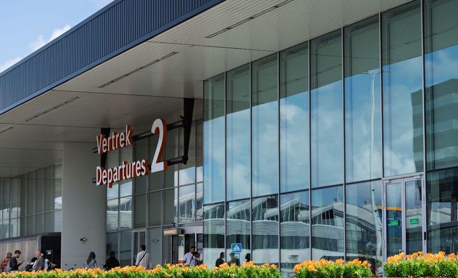 What the Houthi Strikes on Riyadh Airport Mean for Flights, Oil and the U.S.
