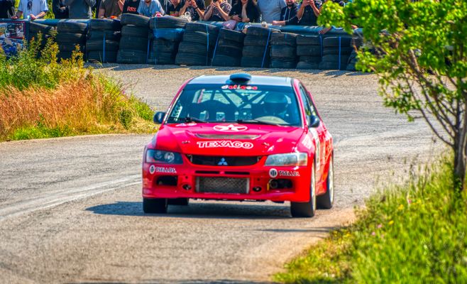 Racer Josef Král suspends Nova work amid debt probe