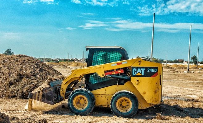 Армия Чехии получила первые колёсные погрузчики Hyundai HL960A