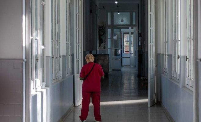 В воде больницы в Нови-Йичине нашли свинец