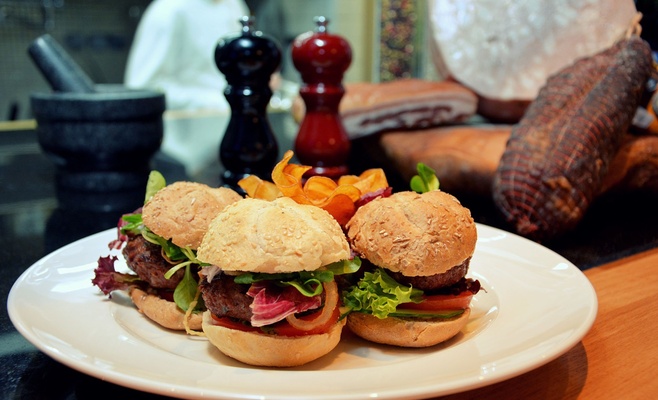 Miminoo Garden Restaurant