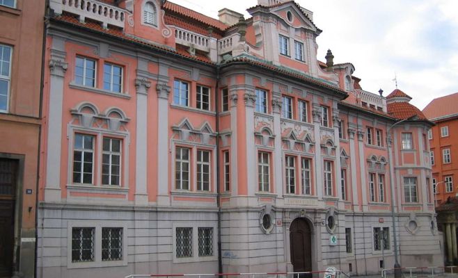 Карлов: мистический и прозаичный — прогулка по пражскому району