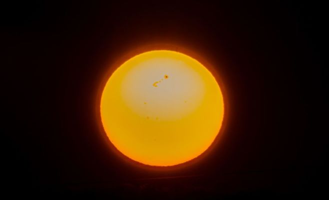 Sun's Flare 'Footprints' Show Explosions Release Energy in Bursts