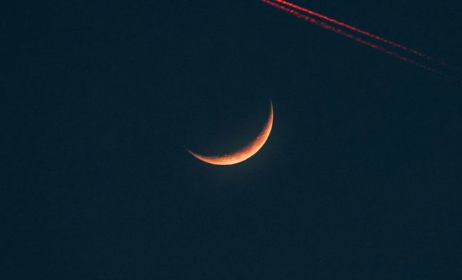 Artemis II Crew Faced a Cabin Leak Warning Minutes Before the Moon Burn