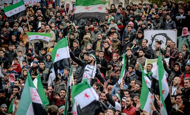 Сотни тысяч человек вышли в Белграде на митинг студентов за три дня до выборов