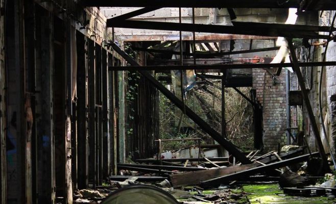 Chernobyl Dust Grains Still Hold Their Fuel Crystals After 40 Years