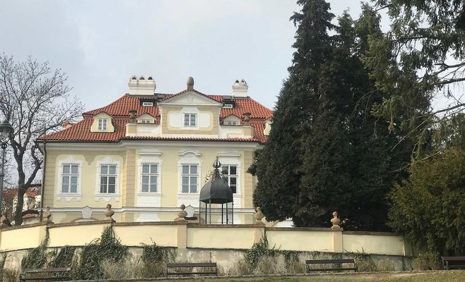 Прогулка по Ганспаулке: виллы знаменитостей и виды на Прагу