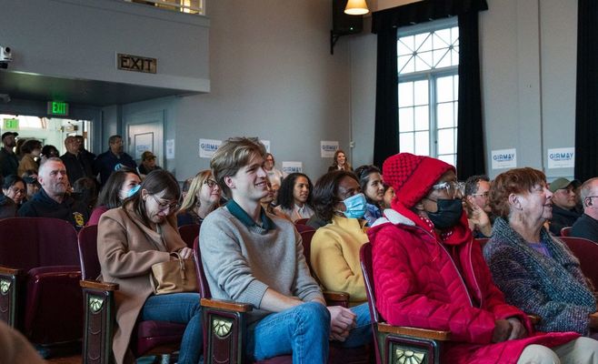 New Jersey Mayor Faces Criminal Complaint After Lunging at Critic at Council Meeting