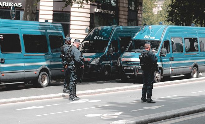 Стрельба под Парижем: власти Франции говорят о нападении с исламофобским подтекстом