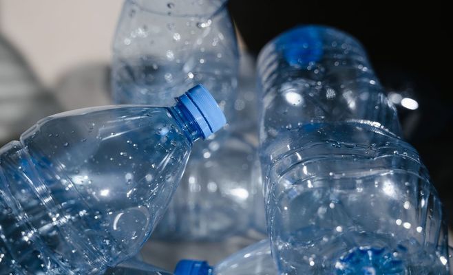 How a Houthi Siege Is Draining Drinking Water and Food From Taiz, Yemen