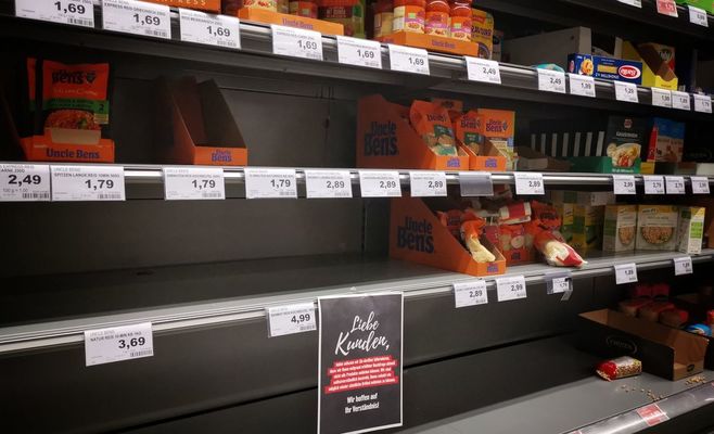 UK Shoppers Strip Shelves of Beans and Water After Government Emergency Advice