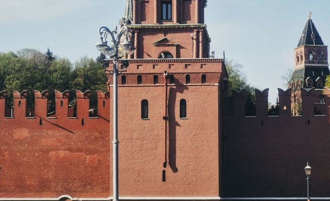 Путин пригласил Зеленского в Москву: почему это сравнивают с «дорогой в Каноссу»