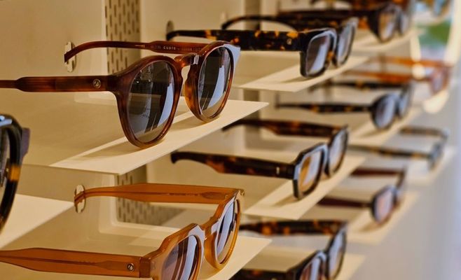 Михал Стрнад предложил 730 миллиардов крон за холдинг — владельца Ray-Ban