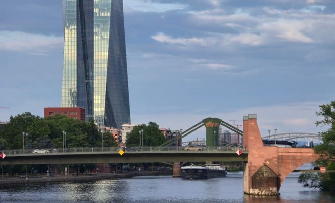What Lagarde's Early Exit From the ECB Means for Rates and Europe's Economy