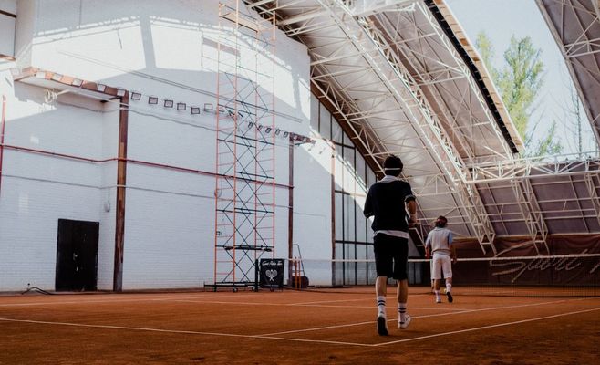 Alcaraz Beats Medvedev in Vienna Semifinal to Extend ATP 500 Run to 15 Matches