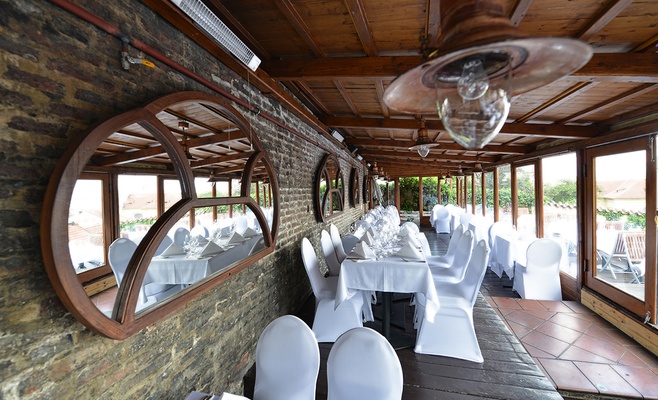 Valoria Castle & Garden Restaurant