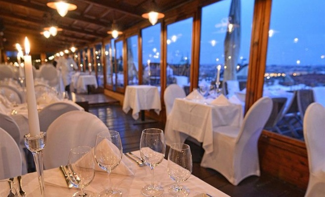 Valoria Castle & Garden Restaurant