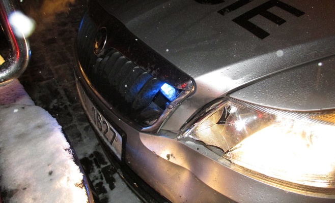 Водитель под действием наркотиков поранил полицейского