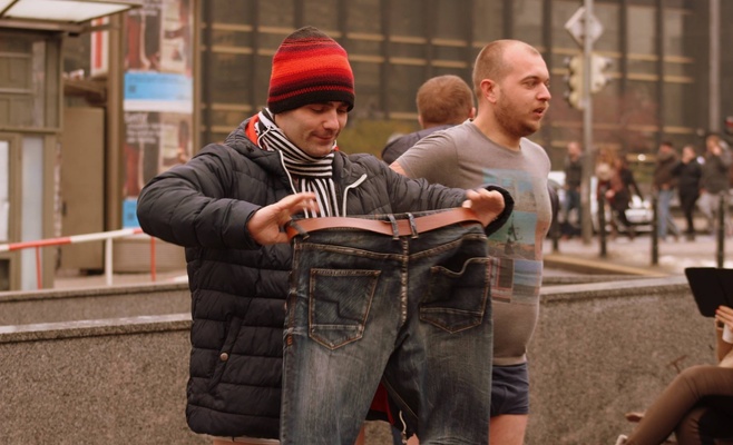 Жители Праги присоединились к мировому флешмобу «В метро без штанов»