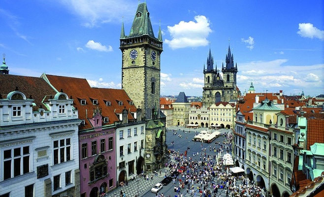 Из-за самоубийства на башне Староместcкой ратуши установят ограждения