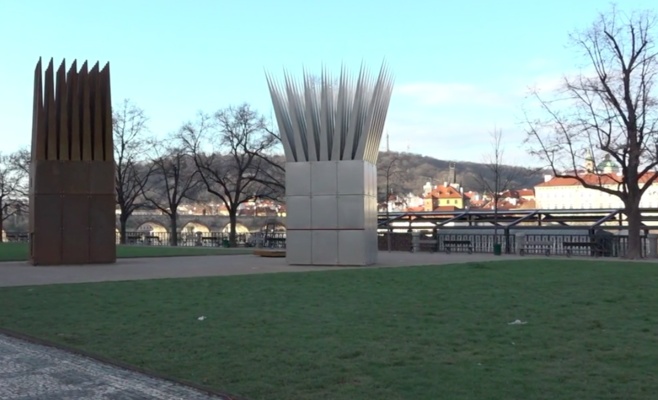 В Праге появился памятник Яну Палаху