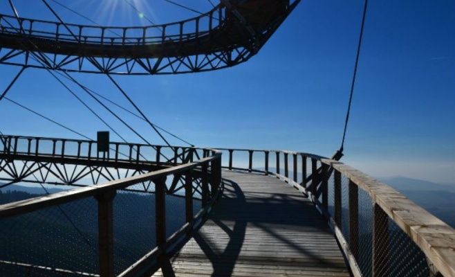 В Чехии открыли уникальную «дорогу в облаках»