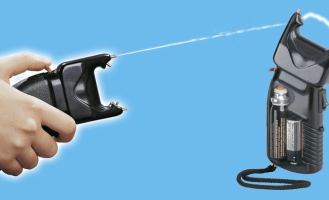 Немцы скупают чешские электрошокеры для борьбы с беженцами