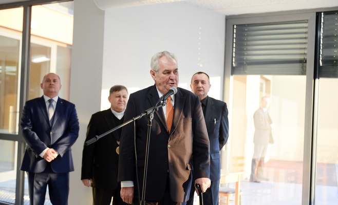 «Клоуны!» – так назвал президент политиков, которые раскритиковали его за то, что он не говорил