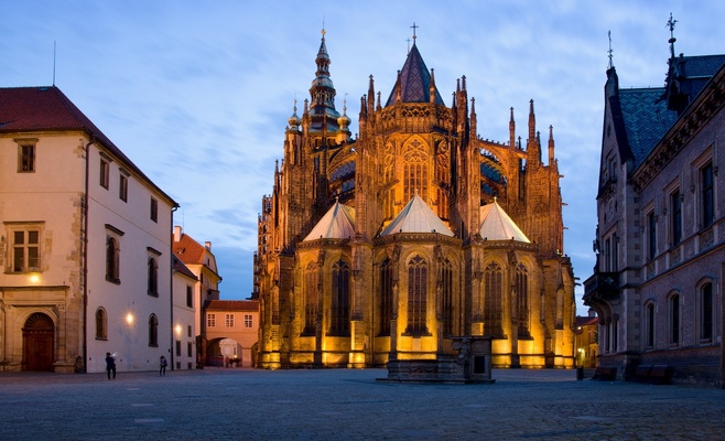 Торжественное богослужение в честь Карла IV в соборе Св. Вита