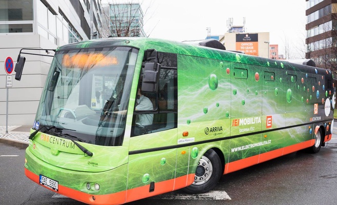 Фото и видео: В Праге начали ездить первые электробусы — проезд в них бесплатный