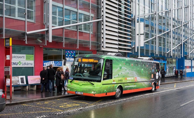 Фото и видео: В Праге начали ездить первые электробусы — проезд в них бесплатный
