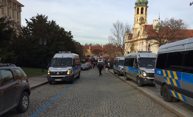 В Праге прошла акция против правительства Чехии и Евросоюза. На ней был задержан чех с пистолетом