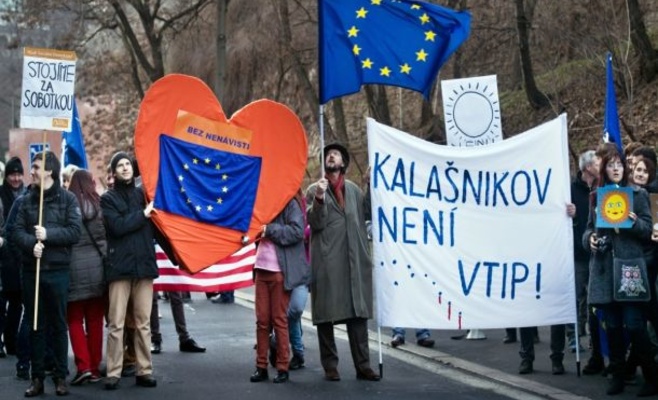 В акции в поддержку правительства приняли участие меньше 80 человек