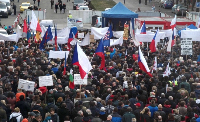 На Вацлавской площади в Праге собрались противники приёма беженцев