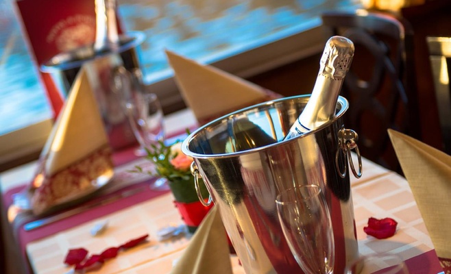 Валентинский круиз по Влтаве на судне Natal & Porto