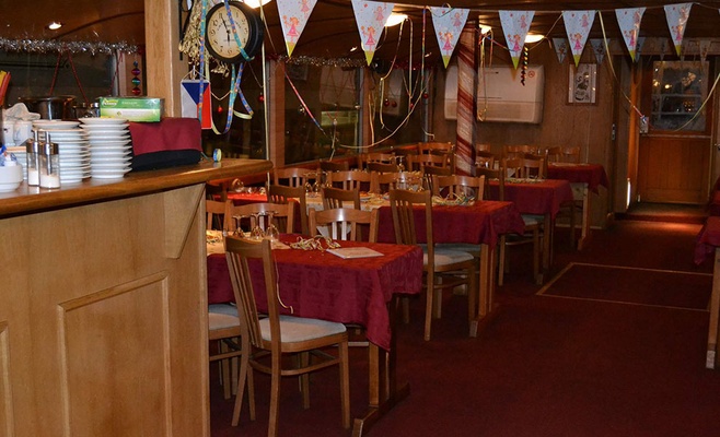 Валентинский круиз по Влтаве с River Boats Prague