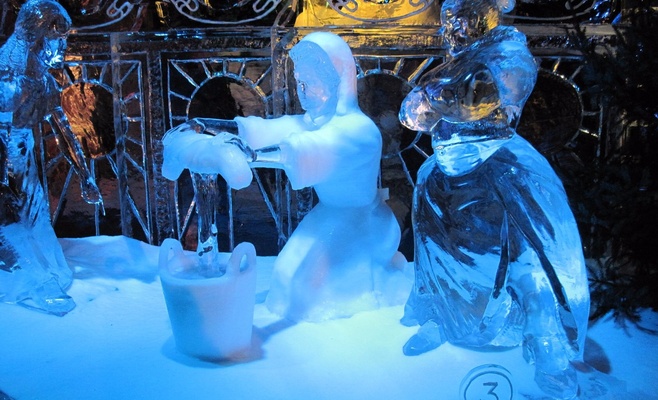 Фестиваль ледяных скульптур в ТЦ Galerie Harfa