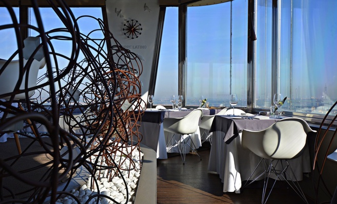 «Валентин в облаках» — праздничный ужин в ресторане Oblaca