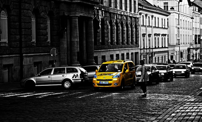 Таксисты добились своего. Мэрия возобновит с ними диалог