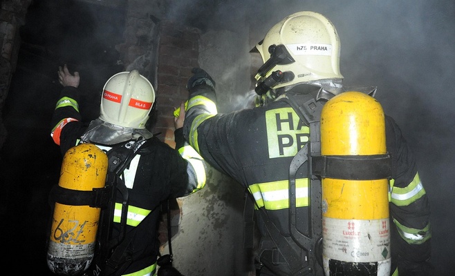 Минувшей ночью в Праге горело здание Национального музея